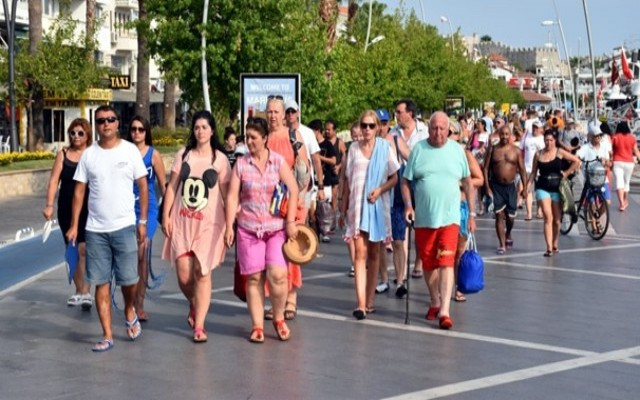 İngiliz turistlerin beş yıldızlı otel oyunu