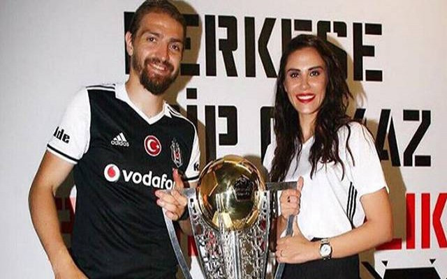 Şükran Ovalı'dan anlamlı hareket