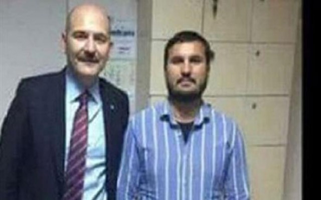 Fotoğraf polemiği büyüyor