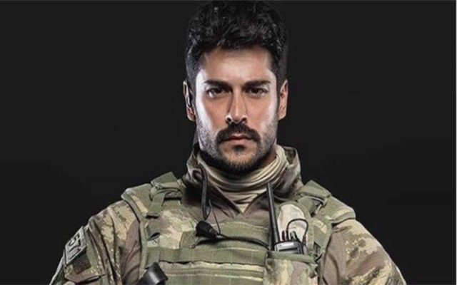 Burak Özçivit'e sert tepki