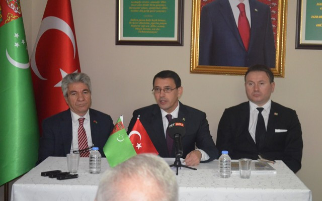 Türkmenistan 2018'i ipek yolu ilan etti