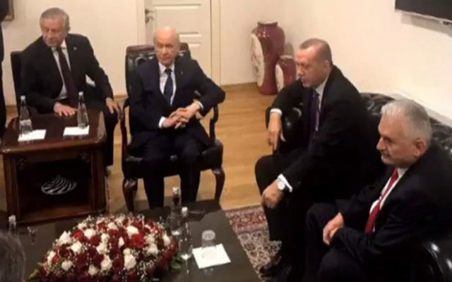 Meclis'te sürpriz görüşme