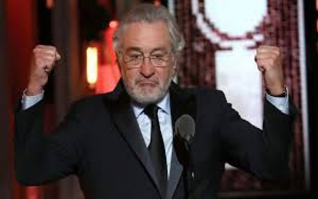 Robert De Niro'ya bombalı paket