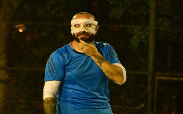 Berkay özel maskeyle sahada