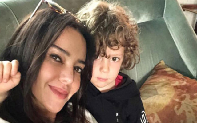 Hande Ataizi : Bitlendik...