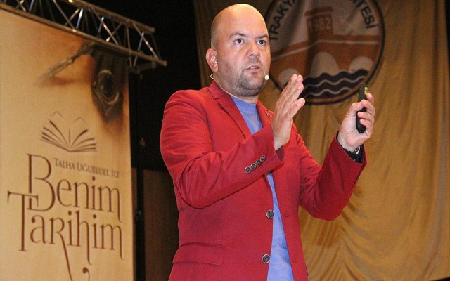Ünlü tarihçi Talha Uğurluel gözaltına alındı