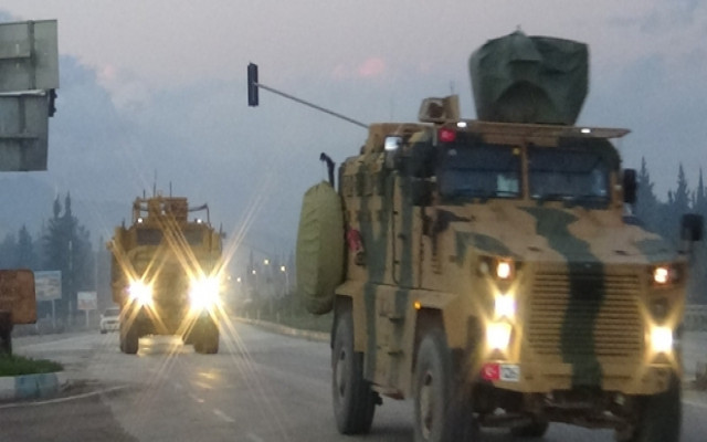 Hatay sınırına zırhlı birlik sevkiyatı