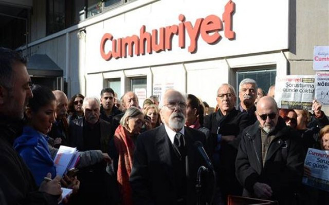 Cumhuriyet'e yazarından sansür suçlaması
