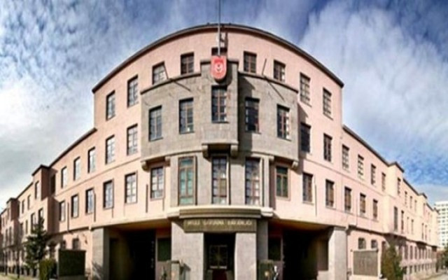Türkiye şehitler listesinde akrabalarını arıyor