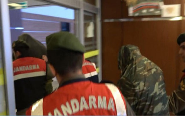 Yunan askerlerinin cep telefonunda şok detaylar