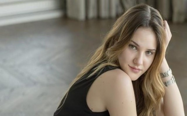 Alina Boz parasının peşini bırakmıyor