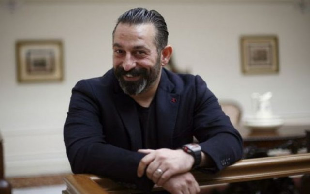 Cem Yılmaz'dan iki film birden