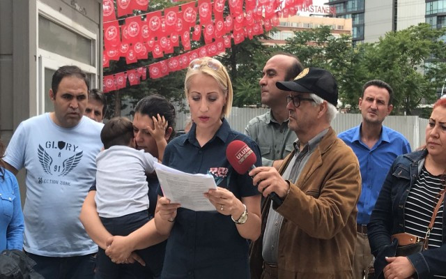 O partinin çalışanları isyan etti
