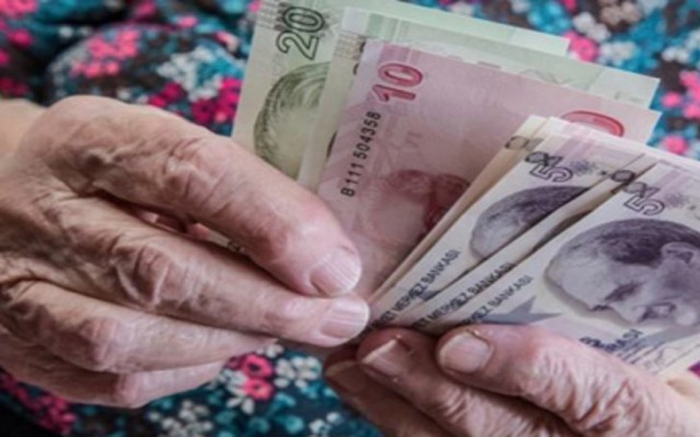 Milyonlarca emekliye çifte zam müjdesi