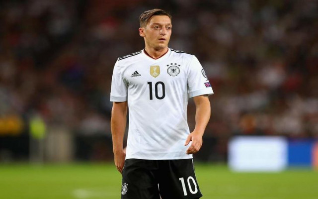 Mesut Özil'den tarihi karar