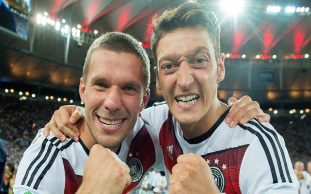 Podolski'den Mesut Özil mesajı
