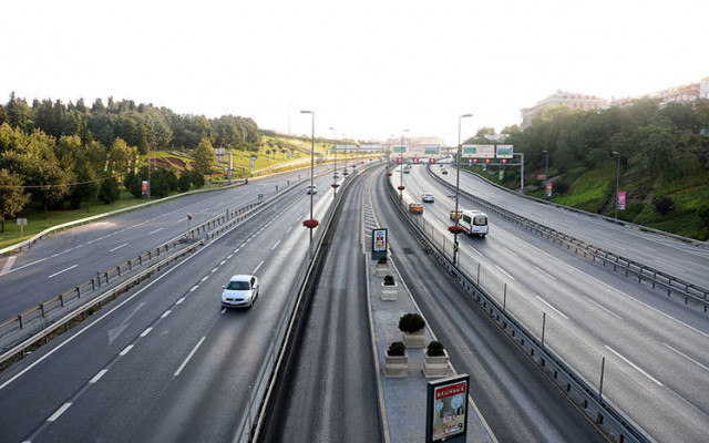 İstanbulda yollar bomboş kaldı