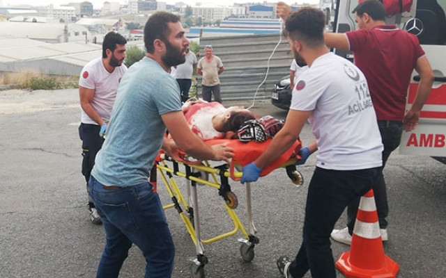 Güpegündüz sokakta kadınlara saldırı