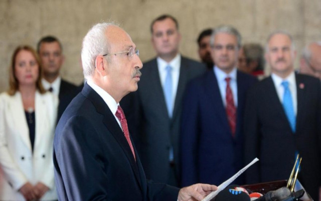 Kılıçdaroğlu CHP'nin yıldönümü için Anıtkabir'de