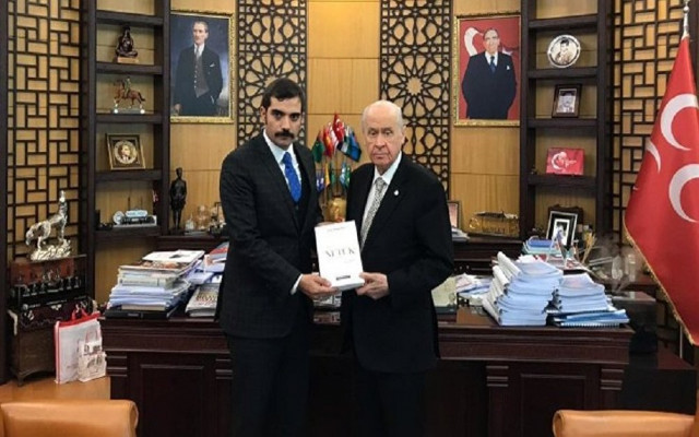 Ülkü Ocakları, Bahçeli'ye Nutuk hediye etti