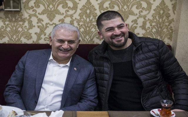 Binali Yıldırım,  vatandaşlarla çorba içti
