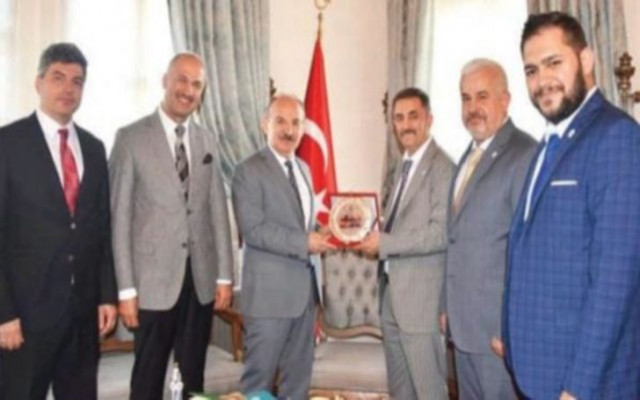 Cumhurbaşkanlığı'na yakınım diyerek dolandırdı
