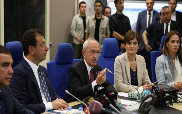 CHP'den 24 iİe İstanbul modeli...