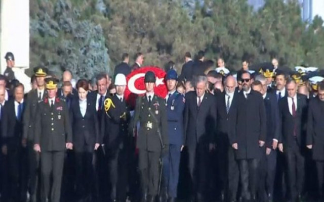 Devlet erkanı Ata'nın huzurunda buluştu