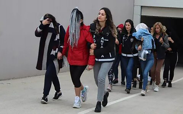 'Jigolo Çetesi'ne Operasyon: 19 Gözaltı