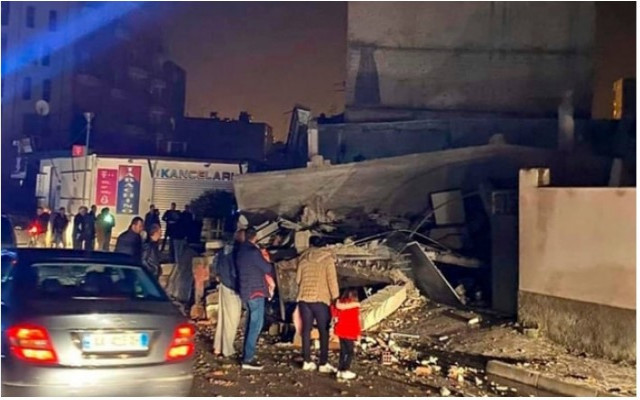 Balkanlar’da şiddetli deprem! Yıkılan binalar var