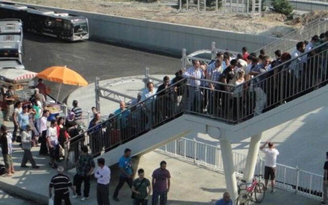 Avcılar istikametinde metrobüs seferleri durdu!
