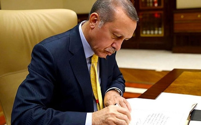 Şaka gibiler... Filtre yasasına EVET diyen MHP ve AKP'den yasayı VETO eden Erdoğan'a teşekkür