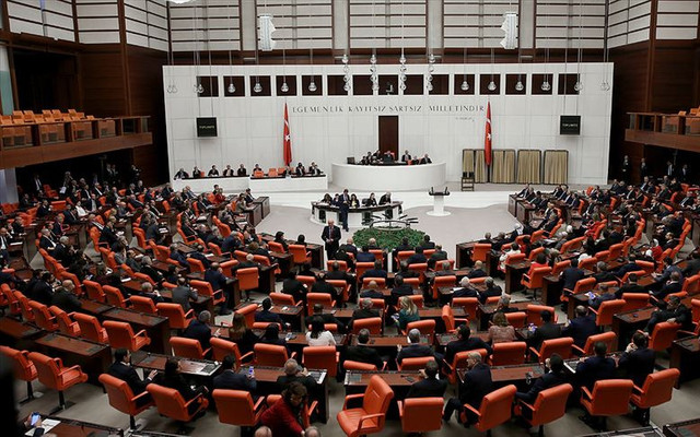 Milletvekillerinin cep faturası için devlet kasasından 1.6 milyon lira çıktı