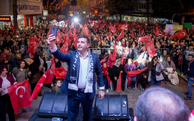 Kuşadası'nda yeniden Ömer Günel