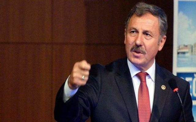 Selçuk Özdağ'dan Hulusi Akar'a : O makamda kalmasın..