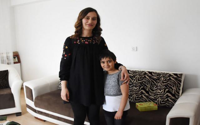 Anneler günü kutlanıyor, cesur anneye ödül