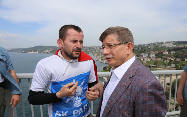 Davutoğlu'nun o fotoğrafına Nihal Olçok tepkisi: Hileli davranışlar..