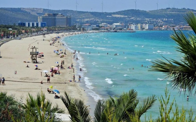 Tatil yörelerinde plajlar boşaldı