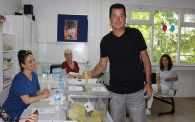 Acun Ilıcalı; Fazla gerilim var, mutlu değilim