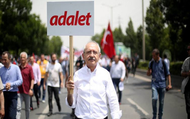 Adalet yürüyüşü Çankaya'da park ile ölümsüzleşiyor