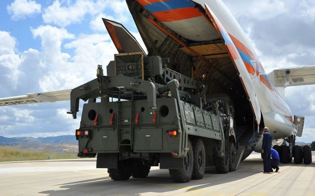 10. Rus uçağı Mürted'e indi