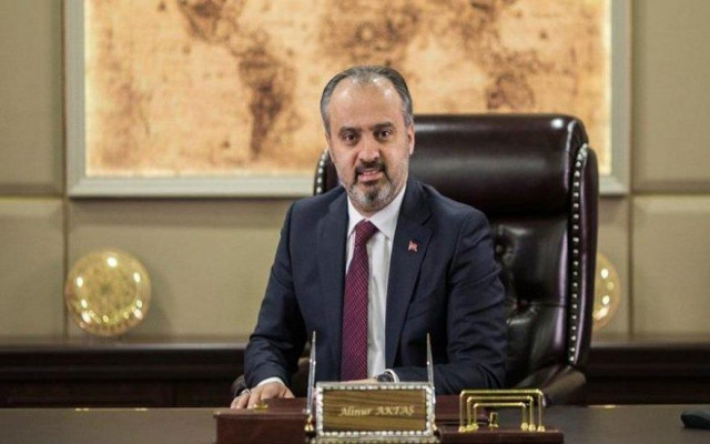 AKP’li başkan o şirketlerden istifa etti
