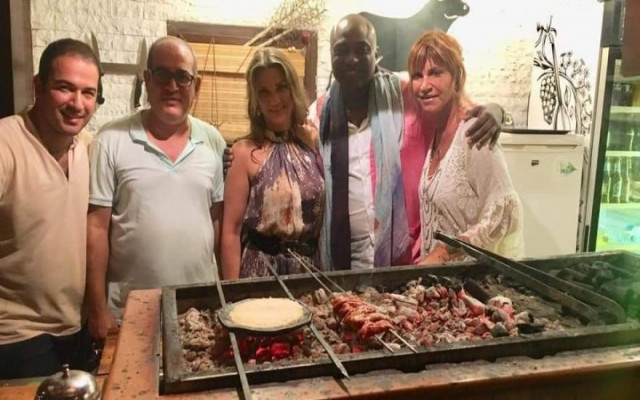 Prenses Bodrum'da ocakbaşına geçti