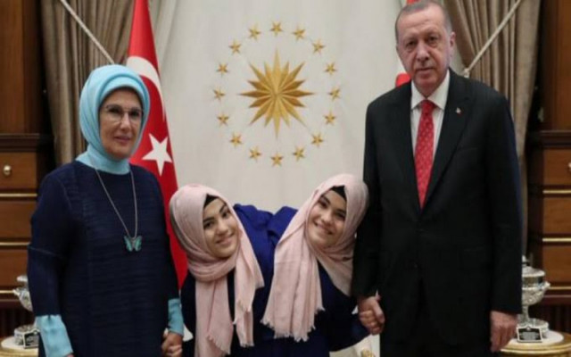 Siyam ikizleri Beştepe'de...