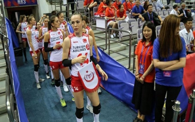 Akit yazarı: Kız öğrenciye bayan öğretmen olması daha iyi..