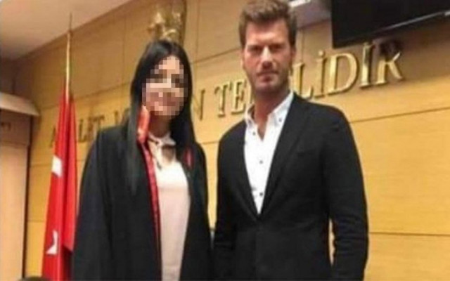 Kıvanç Tatlıtuğ ile fotoğraf çektiren hakime kötü haber.