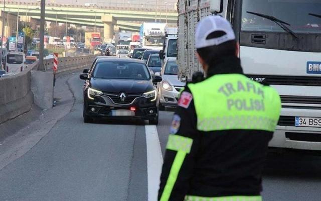 Kamu'da çakarlı yasağı 1 Kasım'da başlıyor