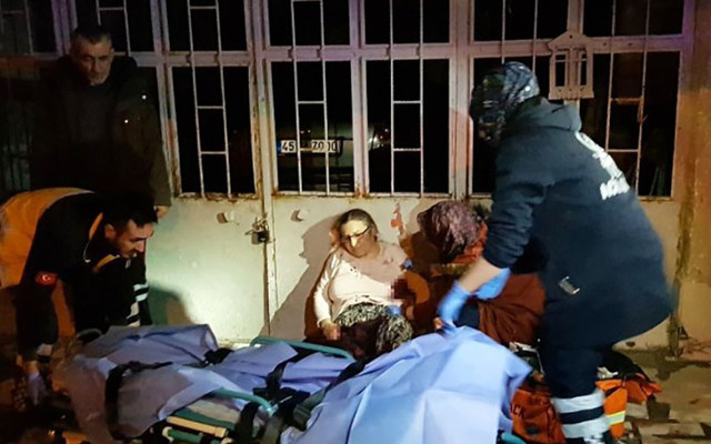 Evlat vahşeti! Annesini 15 yerinden bıçakladı