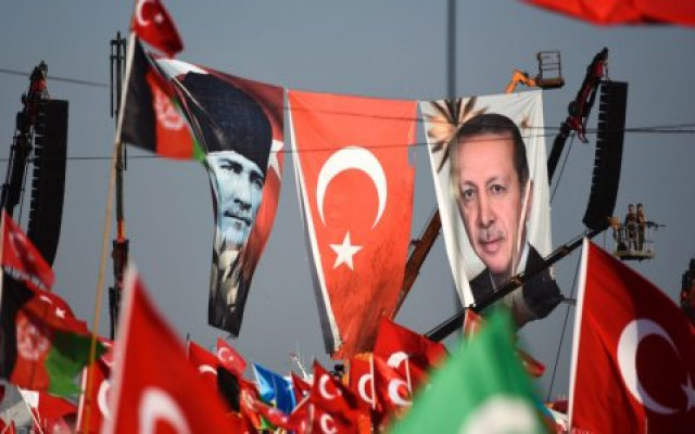AKP'yi iktidardan indirecek kişiyi açıkladı