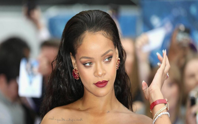Rihanna Müslümanlardan özür diledi